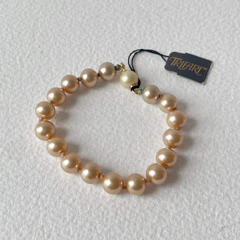 Vintage Trafari Pearl Bracelet w/ Original HangTag Glass Pearls 6.5" Dead Stock